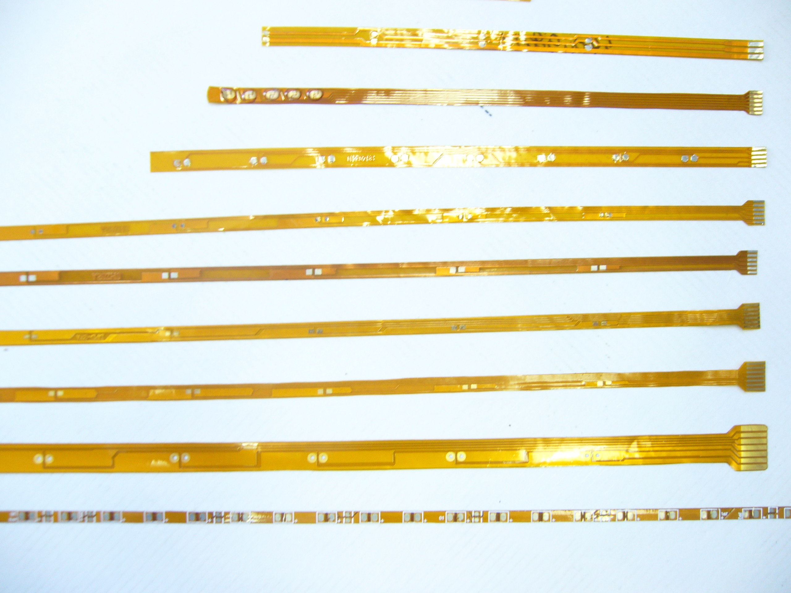 發(fā)光辮子、發(fā)光衣服、鞋子等