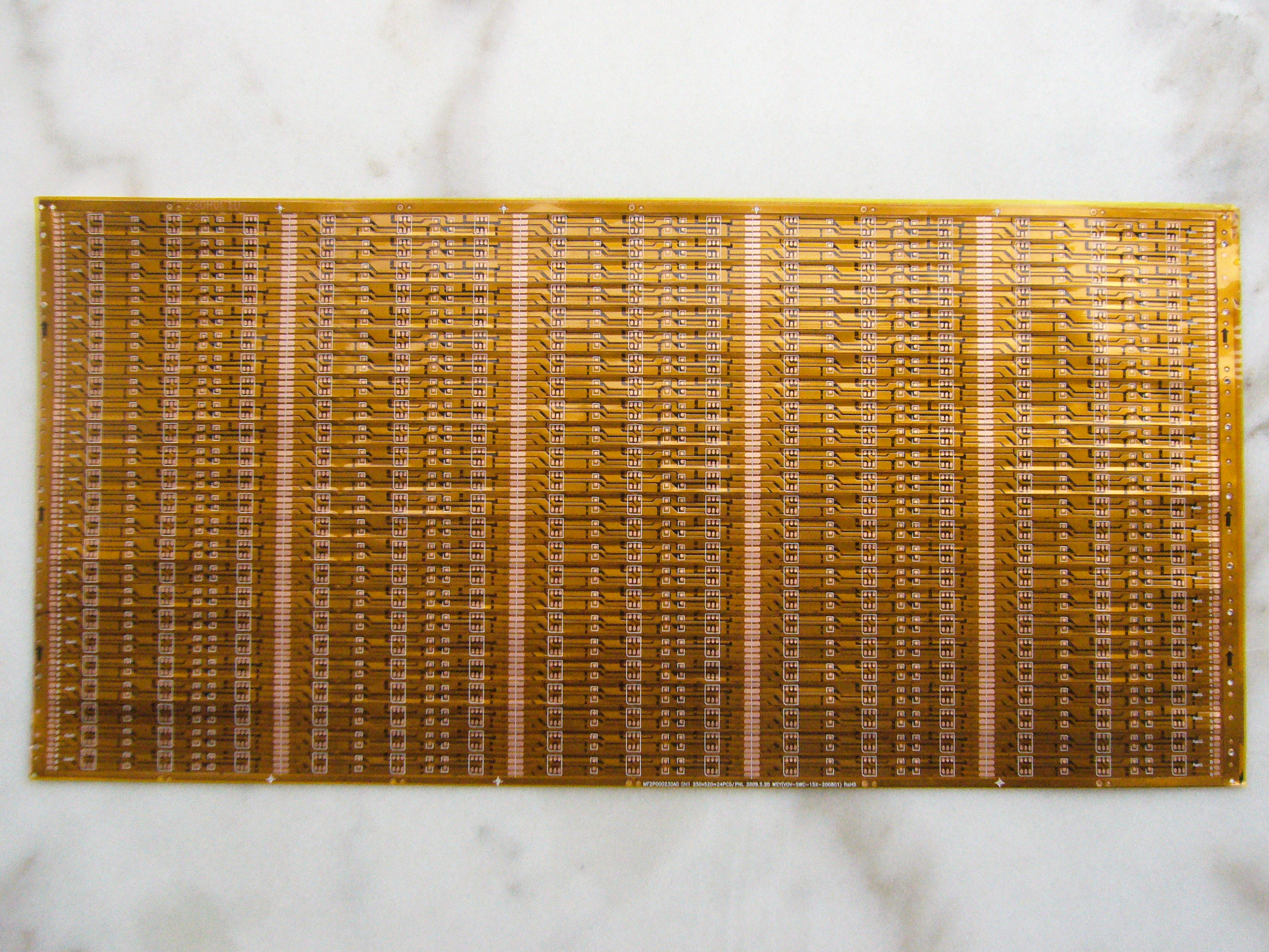 黃色覆蓋膜軟燈條電路板